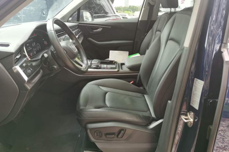 Used Audi Q7 2020 55 TFSI quattro S line sports model