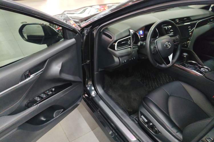 Used Toyota Camry 2018 2.5G Luxury Edition Driver Seat