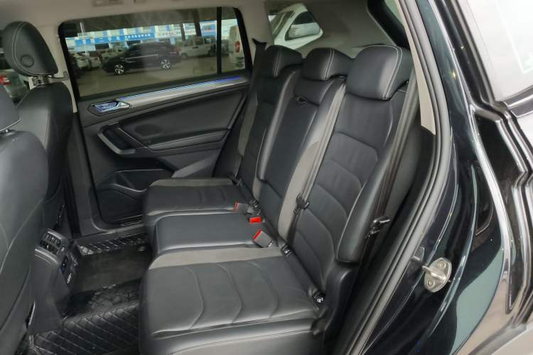 Used Volkswagen Tiguan L 2021 330TSI Automatic Two-Wheel Drive R-Line Enhanced Edition
