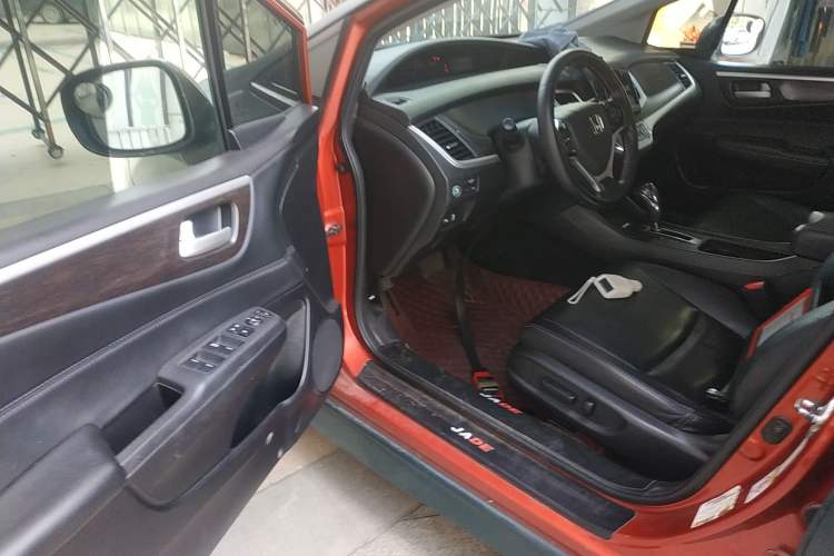 Used Honda Jade 2013 1.8L CVT Luxury Edition 6 seats