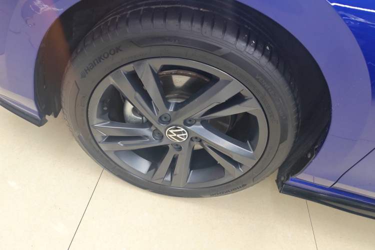 Used Volkswagen Golf 2023 Facelift 280TSI DSG R-Line Lite
