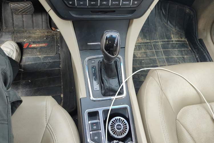 Used Geely Auto Emgrand 2017 Sedan Million Edition 1.5L CVT Luxury Model
