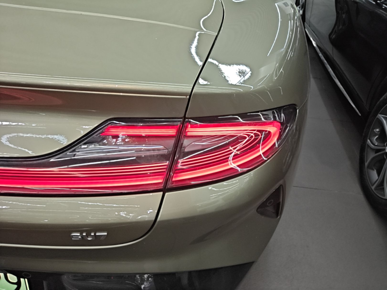 Xiaomi Auto SU7 2024 Rear-Drive Ultra-Long Range Advanced Pro-Level Intelligent Driving Version — снимка 9