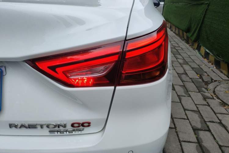Used CHANGAN Ruicheng CC 2022 Blue Whale Edition 1.5T DCT Prestige Model Right Rear Taillight