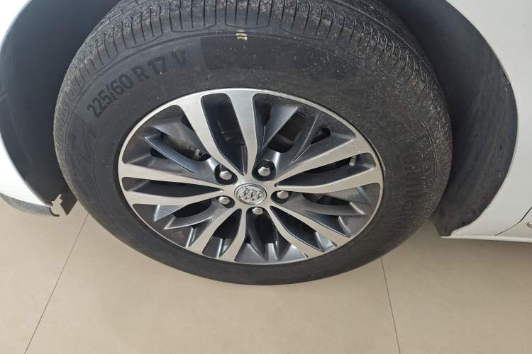 Used Buick GL8 2018 ES 28T Flagship Model China VI Standard