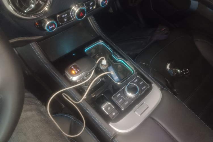 Used BAIC Off-Road BJ40 2023 2.0T Automatic Four-Wheel Drive Urban Hunter Edition Chivalrous Type Gear Lever