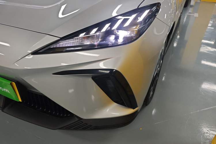 Used MG 4 EV 2023 415 km Range Sea-Faring Champion Edition Left Front Headlight