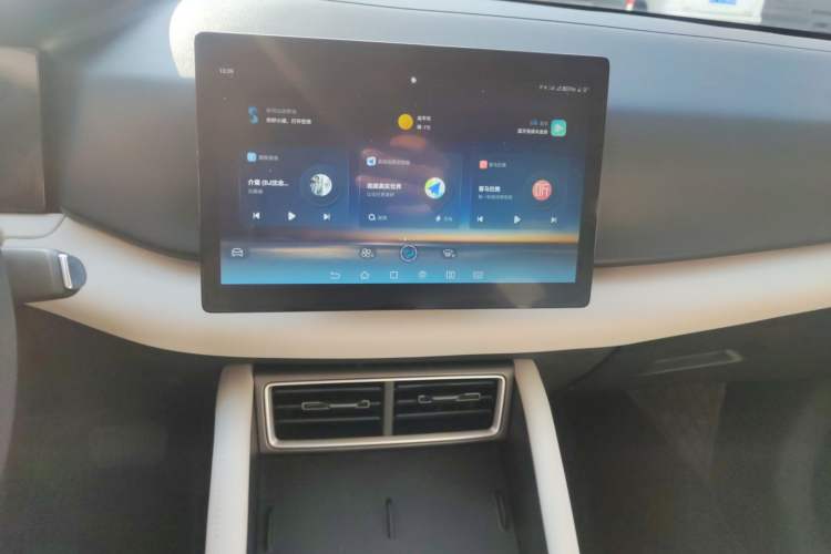 Used BYD Yuan UP 2025 Model 301KM Leading Version
