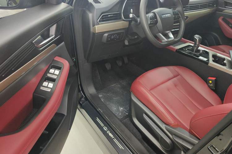 Used JETOUR X70 2025 1.5T Manual Overdrive Version 5 Seats
