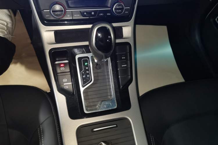 Used Geely Auto Emgrand GL 2019 1.4T CVT Elite Smart Edition Gear Lever
