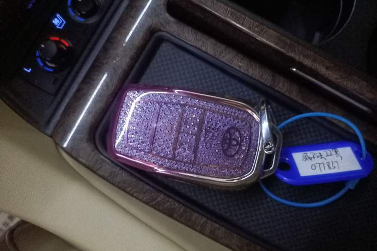 Used Toyota Vellfire 2023 Crown Dual-Engine 2.5L HV Prestige Edition
