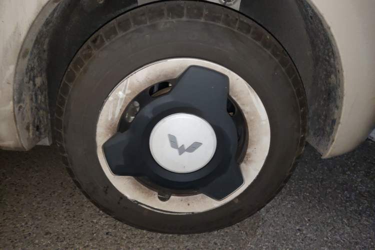 Used Wuling Hongguang MINIEV 2024 3rd Generation 215km Youth Edition Right Front Wheel Hub