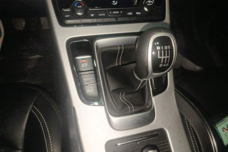 Used Geely Auto Emgrand X7 Sport 2016 2.0L Manual ZhiShang Version