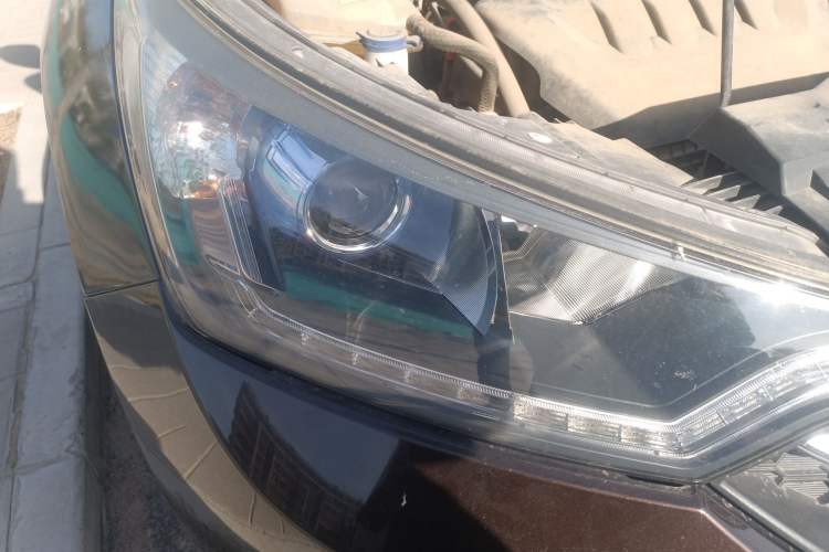 Used Dongfeng Aeolus AX7 2016 1.4T Manual Zhuyue Model Right Front Headlight