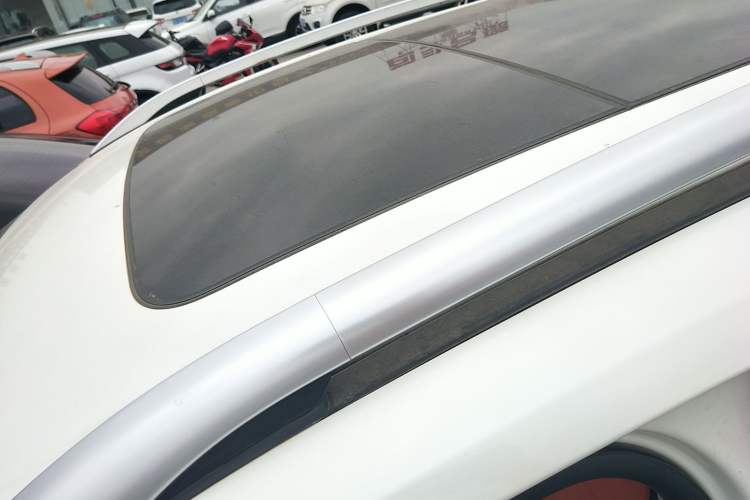 Used Ford Kuga 2017 EcoBoost 180 Two-Wheel-Drive Luxury Wing Edition Roof