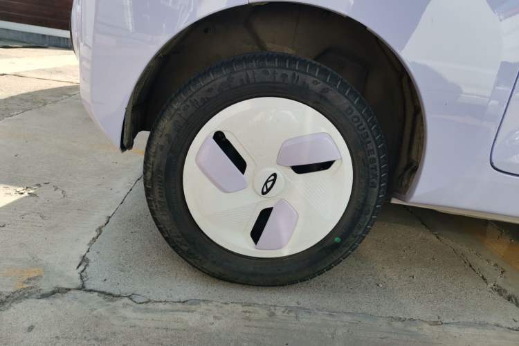 Used Chery New Energy QQ Ice Cream 2022 170km Sundae Phosphate Lithium-Ion