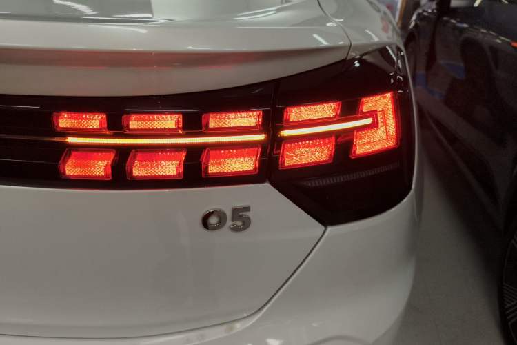 Used Lynk & Co 05 2022 2.0T Two-Wheel Drive Shine Halo