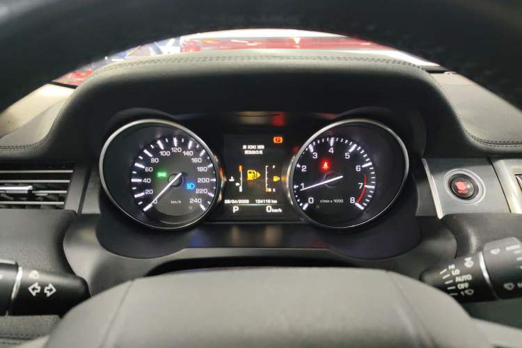 Used Land Rover Range Evoque 2015 2.0T Five-Door Zhiyao Edition Instrument Cluster