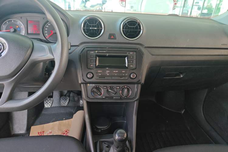 Used Volkswagen Jetta 2019 Dream Edition 1.4L Manual Fashion Version
