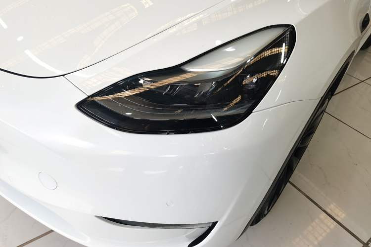 Used Tesla Model Y 2022 Long-Range All-Wheel-Drive Version