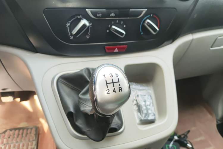 Used JAC Refine M3 2019 PLUS Maker Edition 1.8L Luxury Model Gear Lever