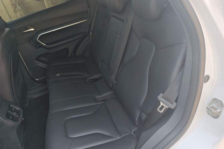 Used Haval H6 2017 Red Label 2.0T Automatic Two-Wheel Drive ZhiShang Model
