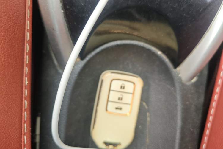 Used Honda Crider 2013 1.8L automatic luxury edition
