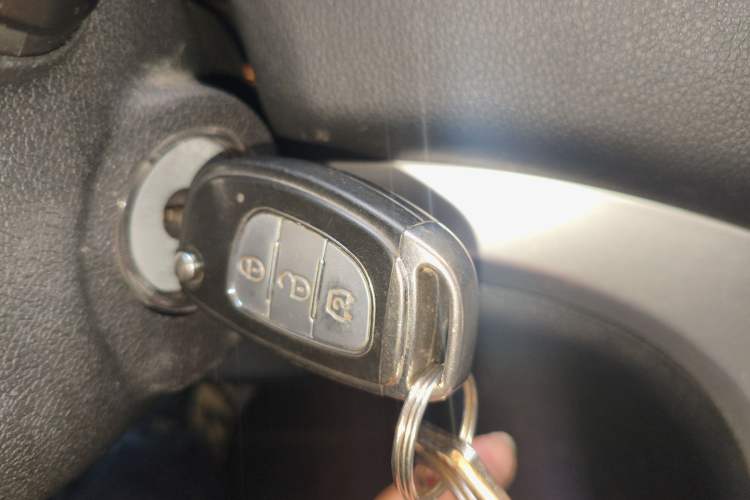 Used HYOSOW H3 2015 1.5L manual luxury version Vehicle Key