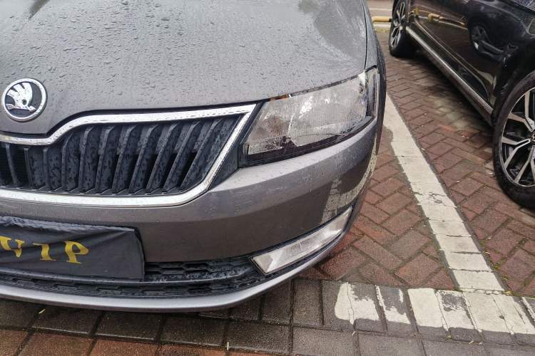 Used Skoda Rapid 2015 1.6L Automatic Smart Selection Model