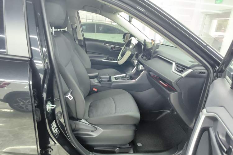 Used Toyota RAV4 2024 2.0L CVT Two-Wheel Drive Urban Edition