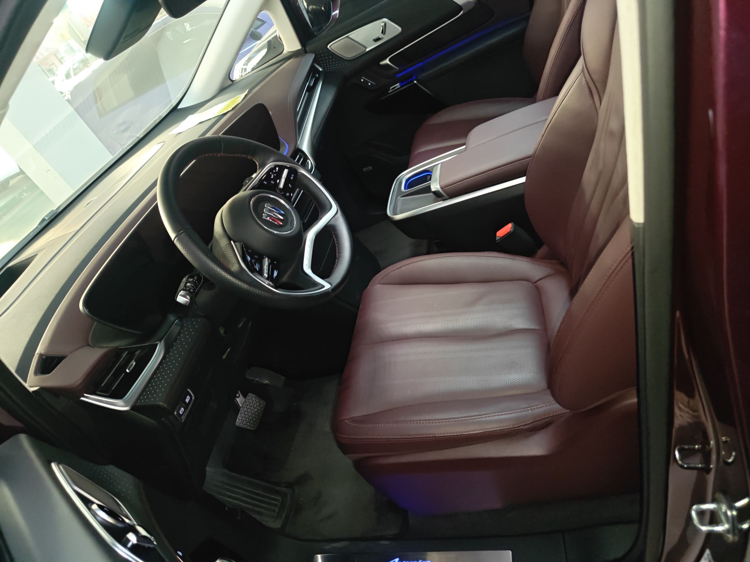 المقاعد الأمامية داخل السيارة