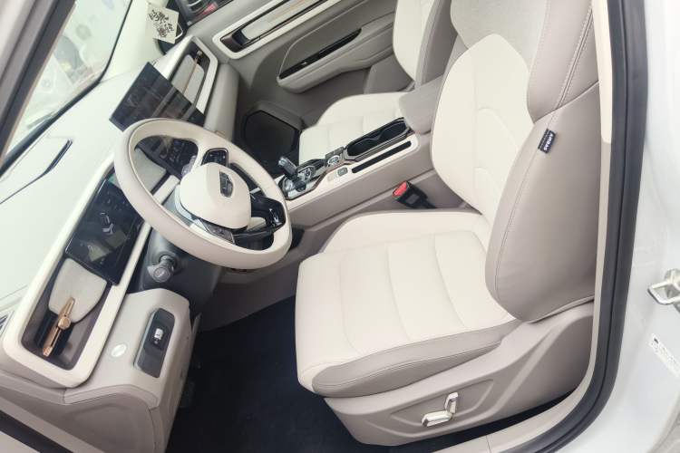 Used Geely Auto icon 2026 Model Chocolate 1.5TD Pure & Refined Edition Left Front Seat