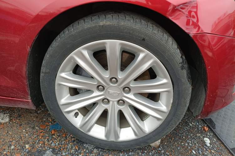 Used Cadillac ATS-L 2017 28T Tech Edition Right Front Wheel Hub