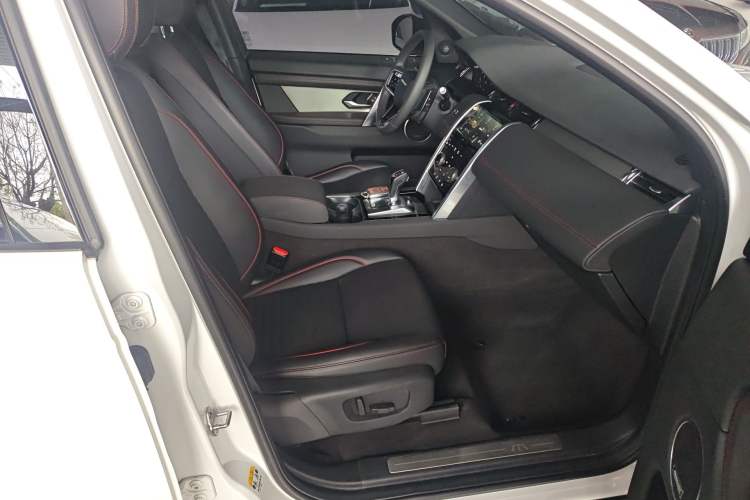 Used Land Rover Discovery Sport 2022 249 PS Metropolitan Edition 5 Seats Right Front Seat