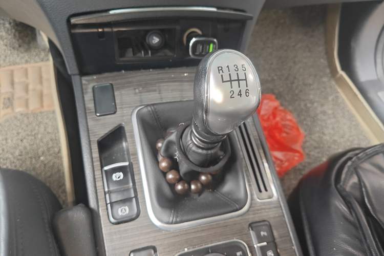 Used Haval H6 Coupe 2016 Blue Label 1.5T Manual Two-Wheel Drive Elite Model Gear Lever