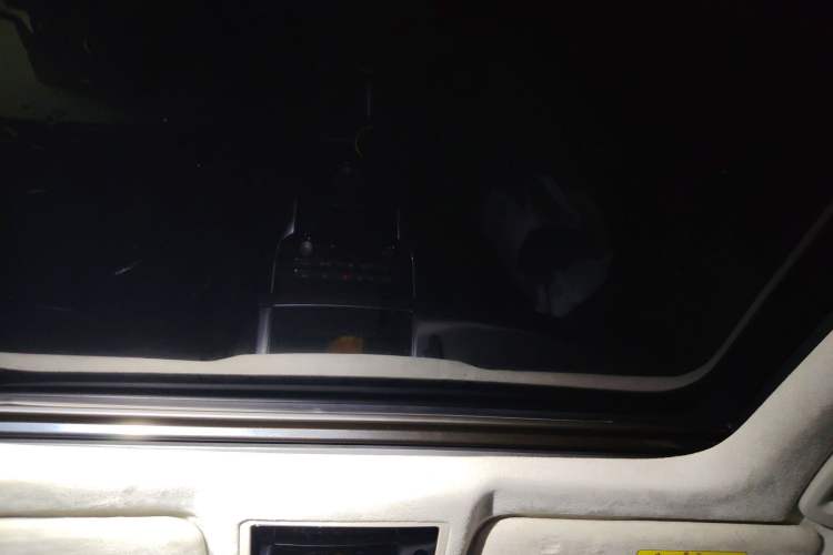 Used Jaguar XFL 2018 XFL 3.0 SC 340 PS Luxury Edition Headliner