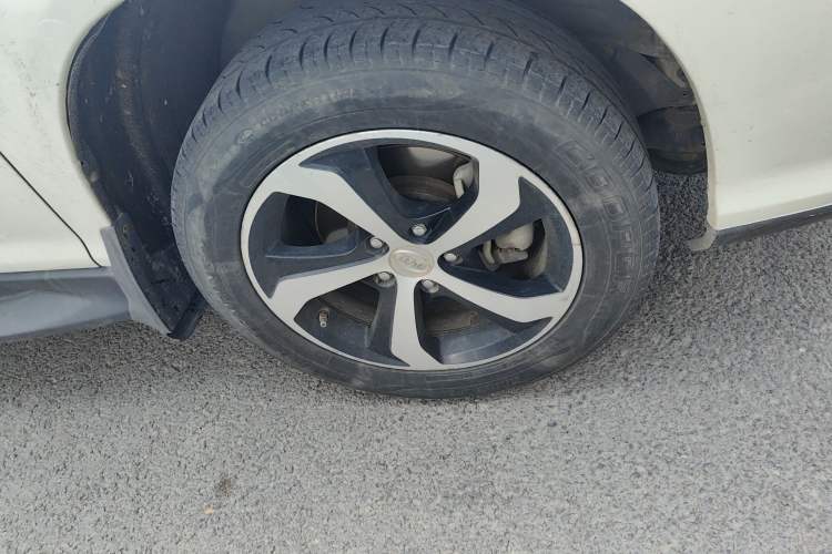 Used BYD S7 2015 2.0T Upgraded Automatic Luxury Version Right Front Wheel Hub