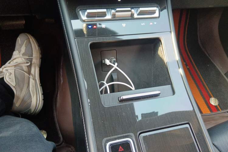 Used Lincoln Corsair 2023 2.0T Two-Wheel Drive Luxury Edition Gear Lever