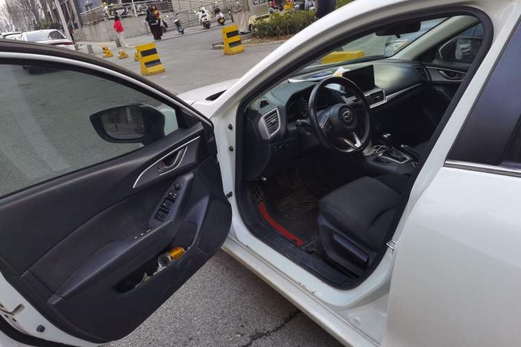 Used Mazda Mazda 3 Axela 2019 Cloud-Controlled Version Sedan 1.5L Automatic Comfort Trim China VI Standard