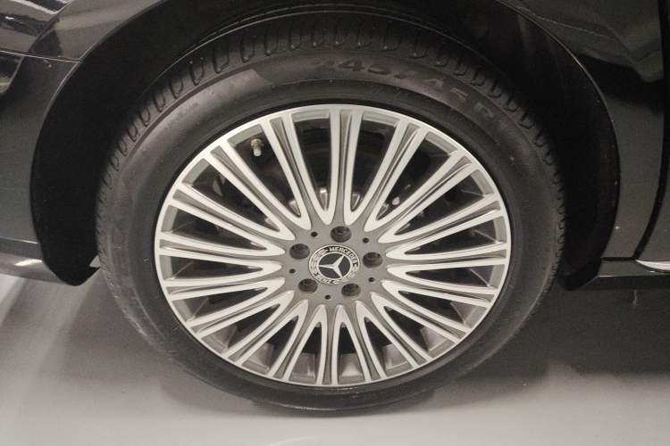 Used Mercedes-Benz E-Class 2023 Updated E 300 L Luxury Edition
