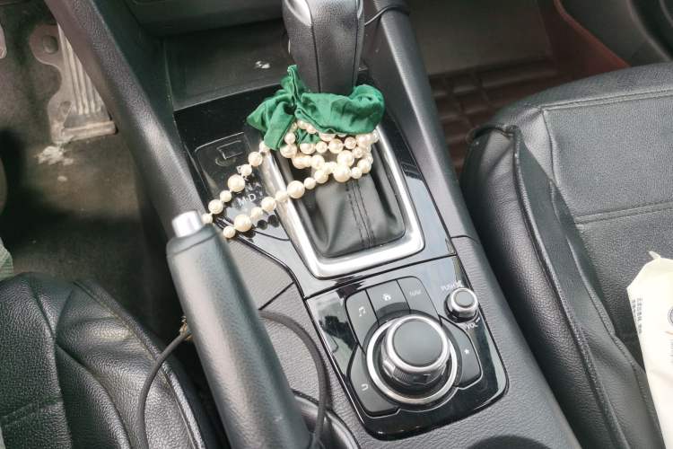 Used Mazda 3 Axela 2016 Sedan 1.5L Automatic Luxury Model