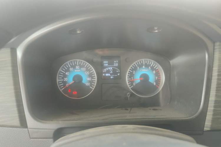 Used Jinbei Hiace X30 2024 1.5L Champion Edition Passenger Vehicle 5/6/7 Seats
