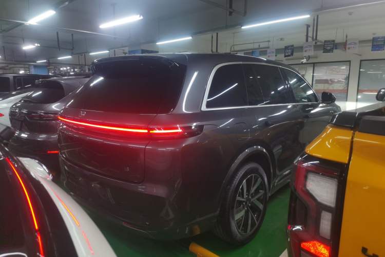 Used Li Auto L8 2023 Pro Model
