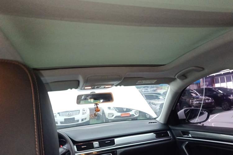 Used Volkswagen C-TREK 2017 230TSI DSG Comfort Version Headliner