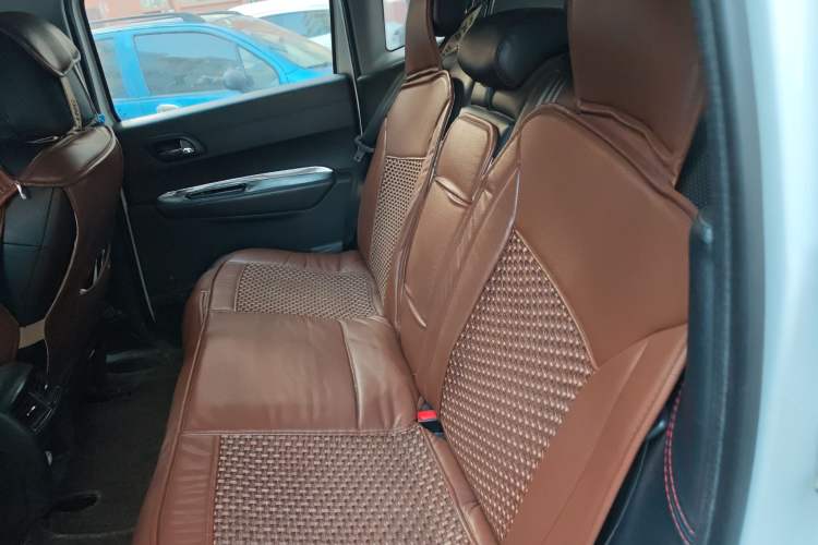 Used Peugeot 3008 2015 2.0L Manual Classic Edition
