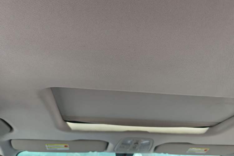 Used SAIC MAXUS G10 2016 2.0T Automatic Fashion Edition Headliner