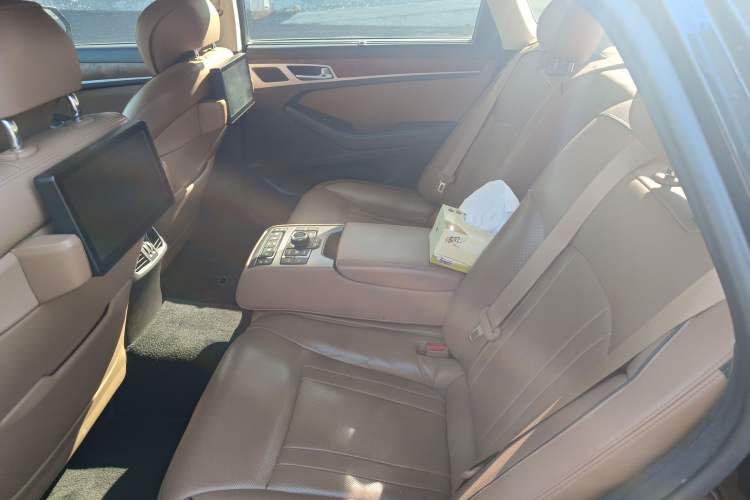 Used Hyundai Genesis 2015 3.0GDi Four-Wheel Drive Flagship Edition
