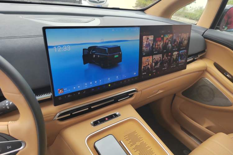 Used VOYAH Dream 2025 PHEV Four-Wheel-Drive Flagship Kunpeng Edition Audio And AC Panel