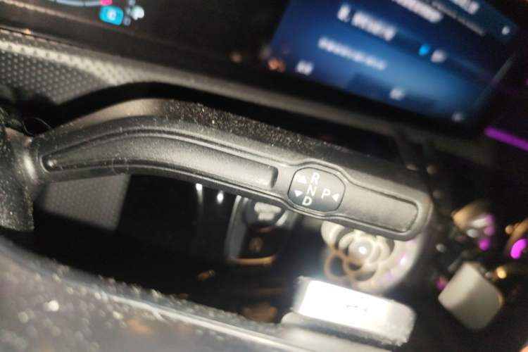 Used Mercedes-Benz A-Class 2024 Updated A 200 L Fashion Version Gear Lever