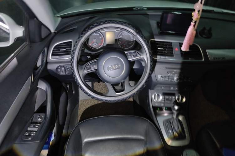 Used Audi Q3 2015 35 TFSI quattro Technology Edition Steering Wheel